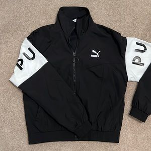 Puma athletic windbreaker jacket